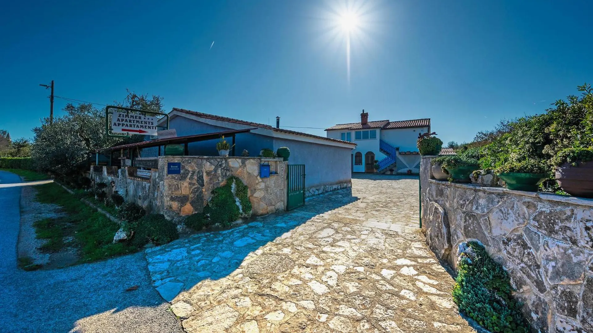 Nice Apartment In Liznjan With Kitchen Croatia